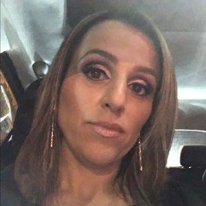 Meet your Posher, Carla